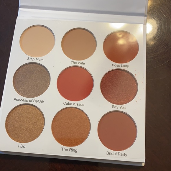 #Give Them LALA Beauty- The Grown Woman Palette - Picture 3 of 4